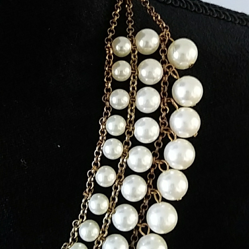 LOVELY FAUX PEARL NECKACE - Picture 8 of 8